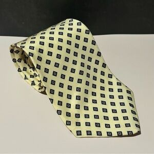 John Weitz 100% Silk Light Yellow Patterned 58” Men’s Tie